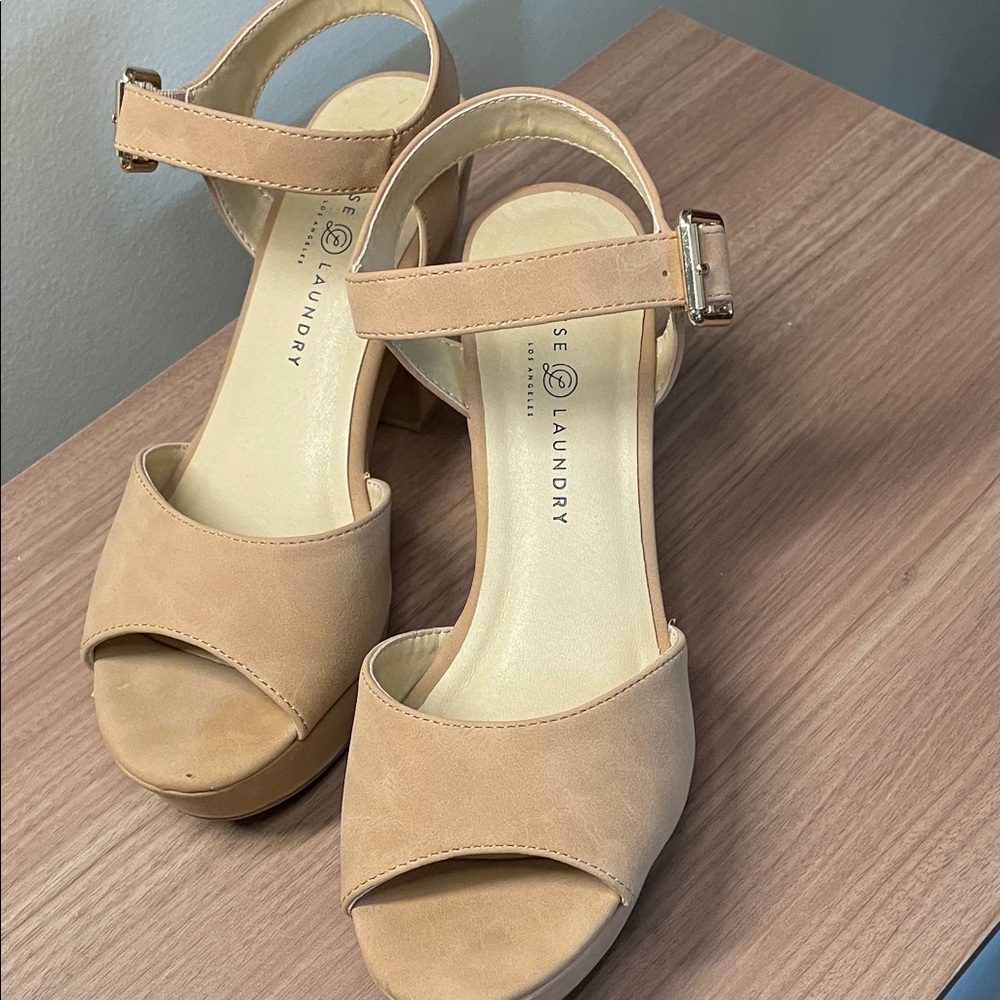 Chinese Laundry Tan Women's 4” Sandals
